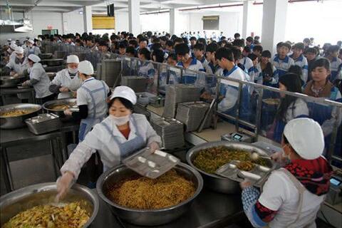 學(xué)校食堂承包這個近乎被壟斷的賺錢生意，如今卻“開不下去”？